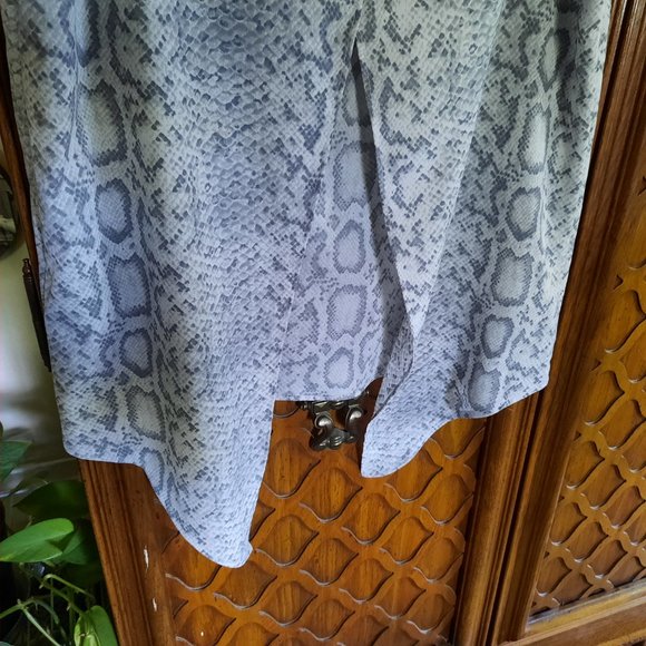 ATTENTION Snakeskin Split Back Shell Tank NWT! - Size XS - Picture 9 of 16